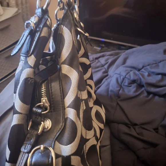 Coach Black and Cream Shoulder Bag - Picture 4 of 4